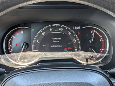 Used 2025 Toyota RAV4 XLE AWD/4WD image 19