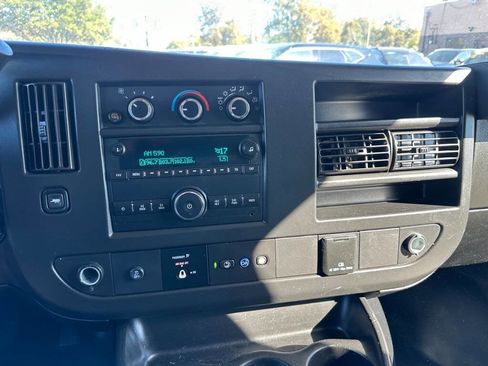 Used 2021 Chevrolet Express 2500 2500 3dr Cargo Van w/ Enhanced Convenience Package image 13