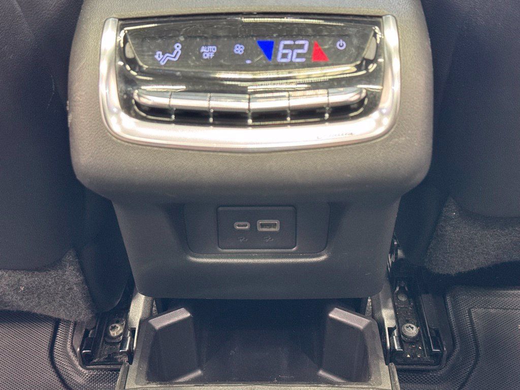 Used 2021 Cadillac XT6 Luxury w/ LPO, Floor Liner Package AWD/4WD image 20