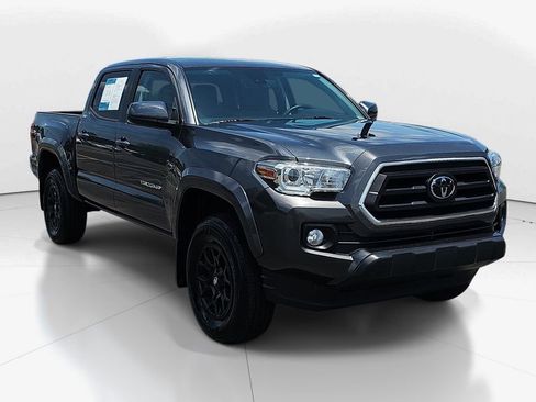 Used 2022 Toyota Tacoma SR5 AWD/4WD image 3