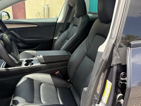 Used 2023 Tesla Model 3 Standard Range RWD image 9