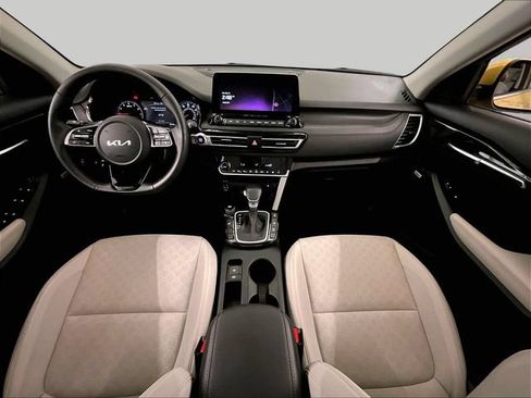 Used 2023 Kia Seltos SX w/ SX Sunroof Package AWD/4WD image 14