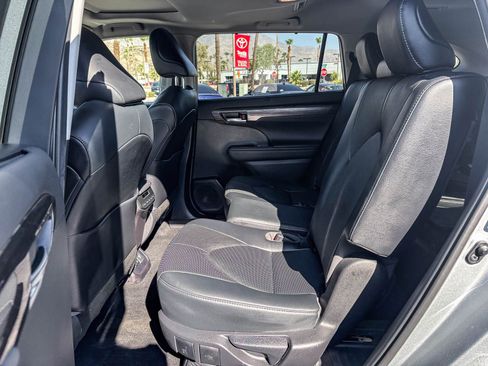 Used 2021 Toyota Highlander Limited AWD/4WD image 21