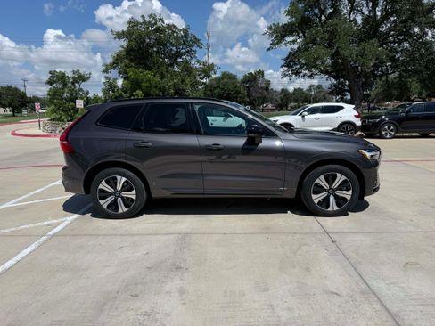 Certified 2024 Volvo XC60 T8 Plus w/ Climate Package AWD/4WD image 6
