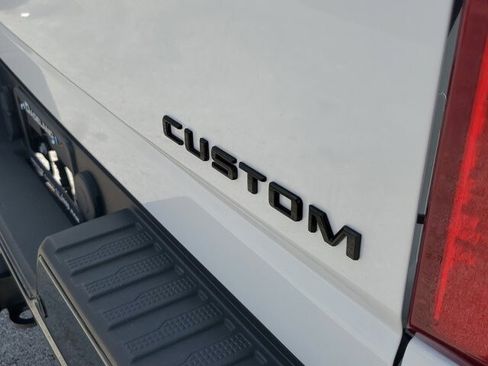 Used 2025 Chevrolet Silverado 2500 Custom w/ Custom Convenience Package RWD image 10