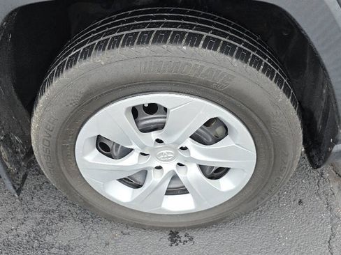 Used 2020 Toyota RAV4 LE w/ Carpet Mat Package FWD image 28