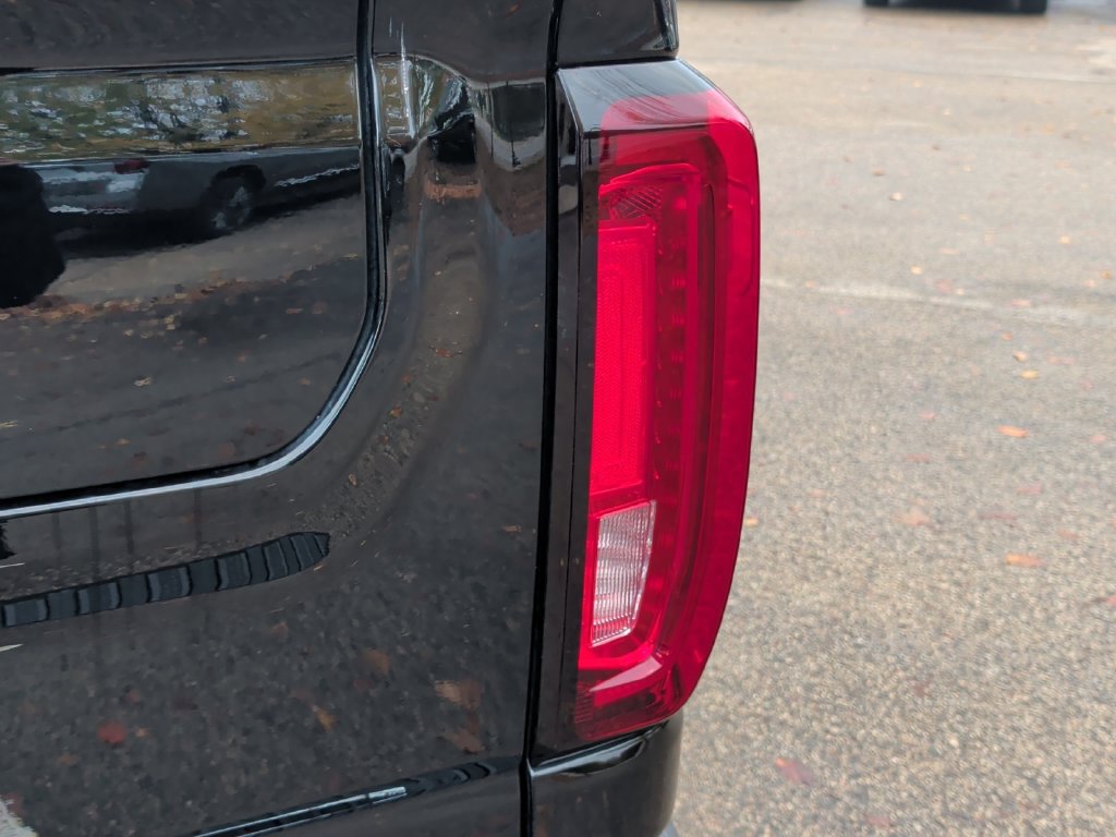 Used 2022 GMC Sierra 3500 AT4 w/ AT4 Premium Plus Package AWD/4WD image 45