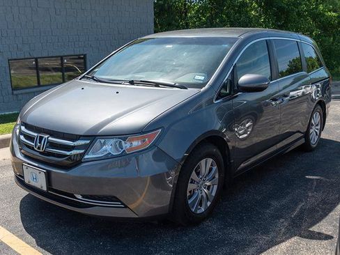 Used 2016 Honda Odyssey SE image 4