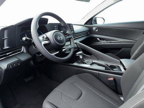 New 2026 Hyundai Elantra SE image 14