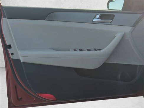 Used 2016 Hyundai Sonata SE image 9