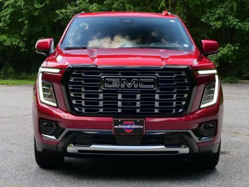 Used 2025 GMC Yukon Denali Ultimate AWD/4WD image 5