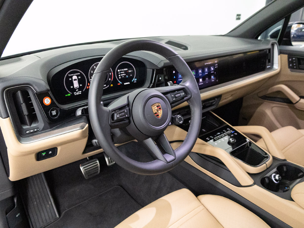 Certified 2026 Porsche Cayenne S AWD/4WD image 4