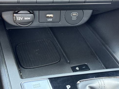 Used 2025 Hyundai Elantra SEL FWD image 26