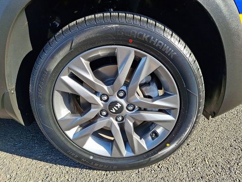 Certified 2021 Kia Seltos S image 9