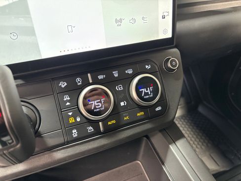Used 2026 Land Rover Defender 110 S AWD/4WD image 15