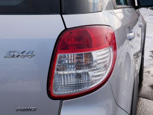 Used 2013 Suzuki SX4 Premium image 17