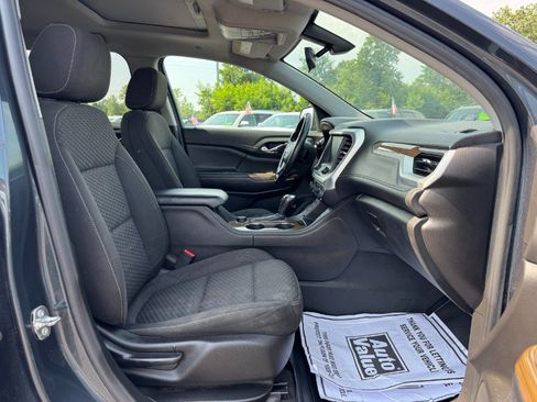 Used 2019 GMC Acadia SLE FWD image 19