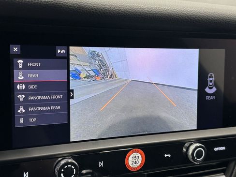 Certified 2026 Porsche Macan AWD/4WD image 30