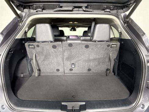 Certified 2023 Toyota Highlander XLE image 42