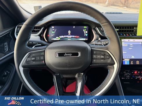 Used 2023 Jeep Grand Cherokee Trailhawk image 12