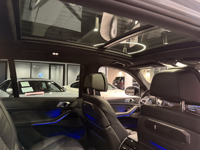Used 2026 BMW X7 xDrive40i w/ M Sport Package AWD/4WD image 34