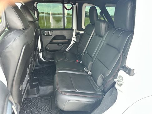 Used 2024 Jeep Wrangler Unlimited Rubicon AWD/4WD image 23