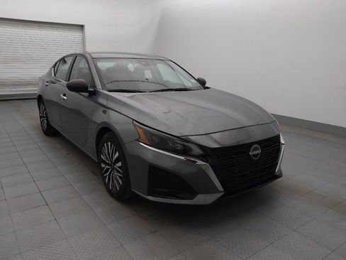 Used 2024 Nissan Altima 2.5 SV image 13