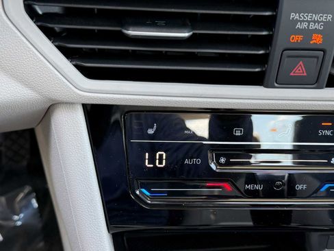 New 2026 Volkswagen Jetta SE FWD image 18