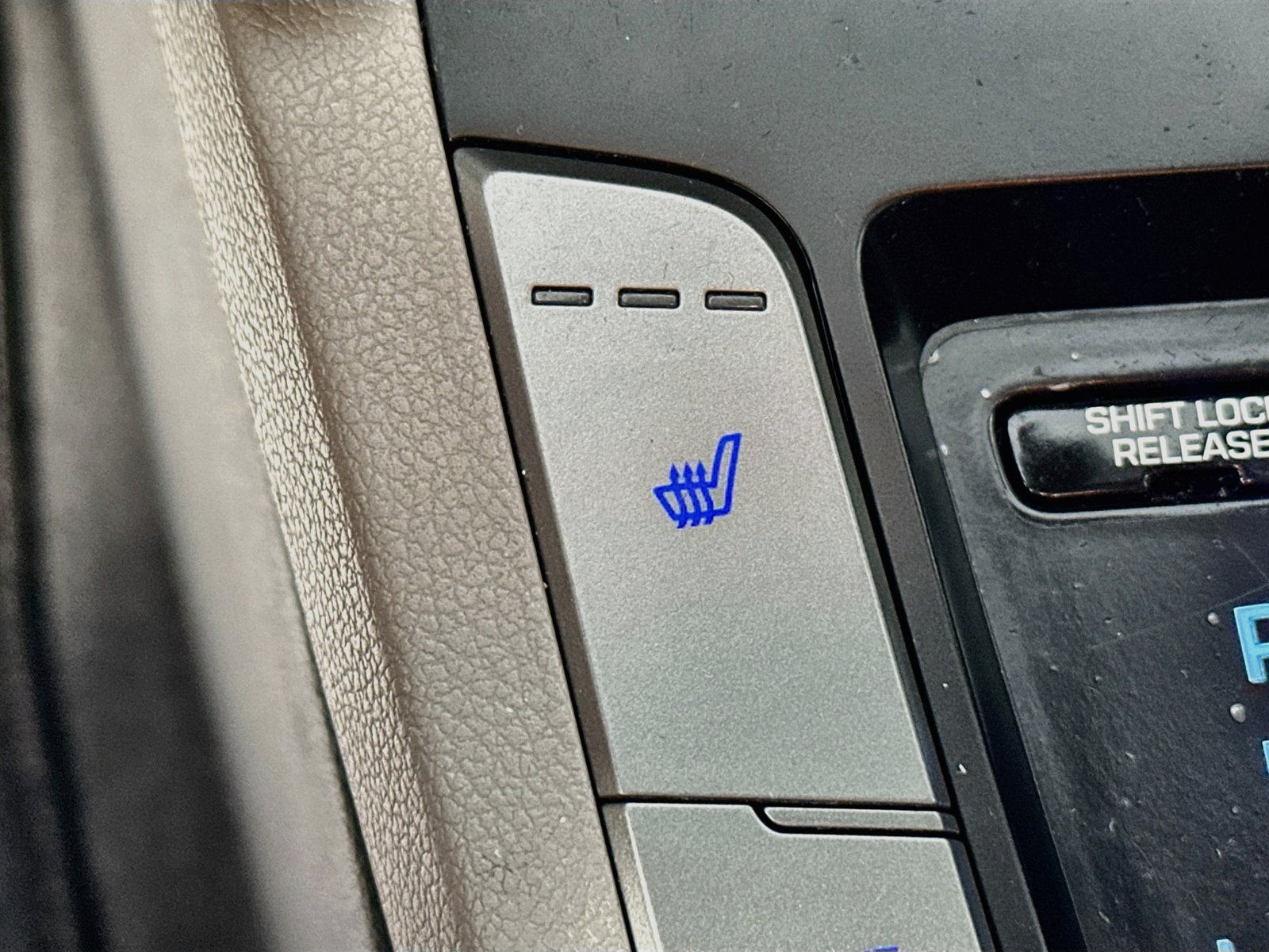 Used 2019 Hyundai Elantra Value Edition FWD image 18