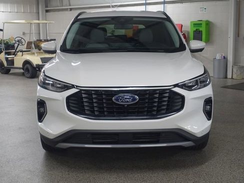Used 2023 Ford Escape Platinum w/ Premium Technology Package AWD/4WD image 2