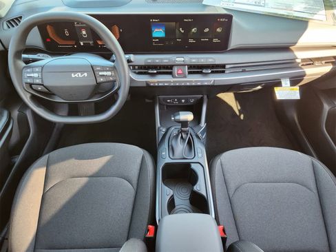 New 2025 Kia K4 LXS image 23
