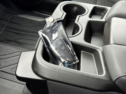 Used 2025 Chevrolet Silverado 1500 LT image 34