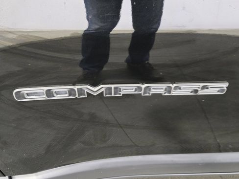 Used 2024 Jeep Compass Trailhawk image 23