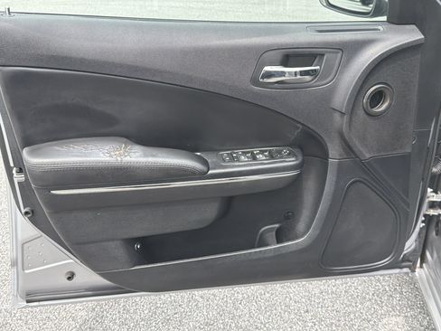 Used 2013 Dodge Charger SE w/ Connectivity Group RWD image 12