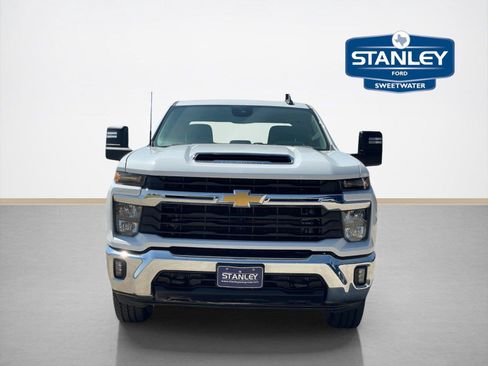 Used 2025 Chevrolet Silverado 2500 LT w/ Convenience Package AWD/4WD image 3