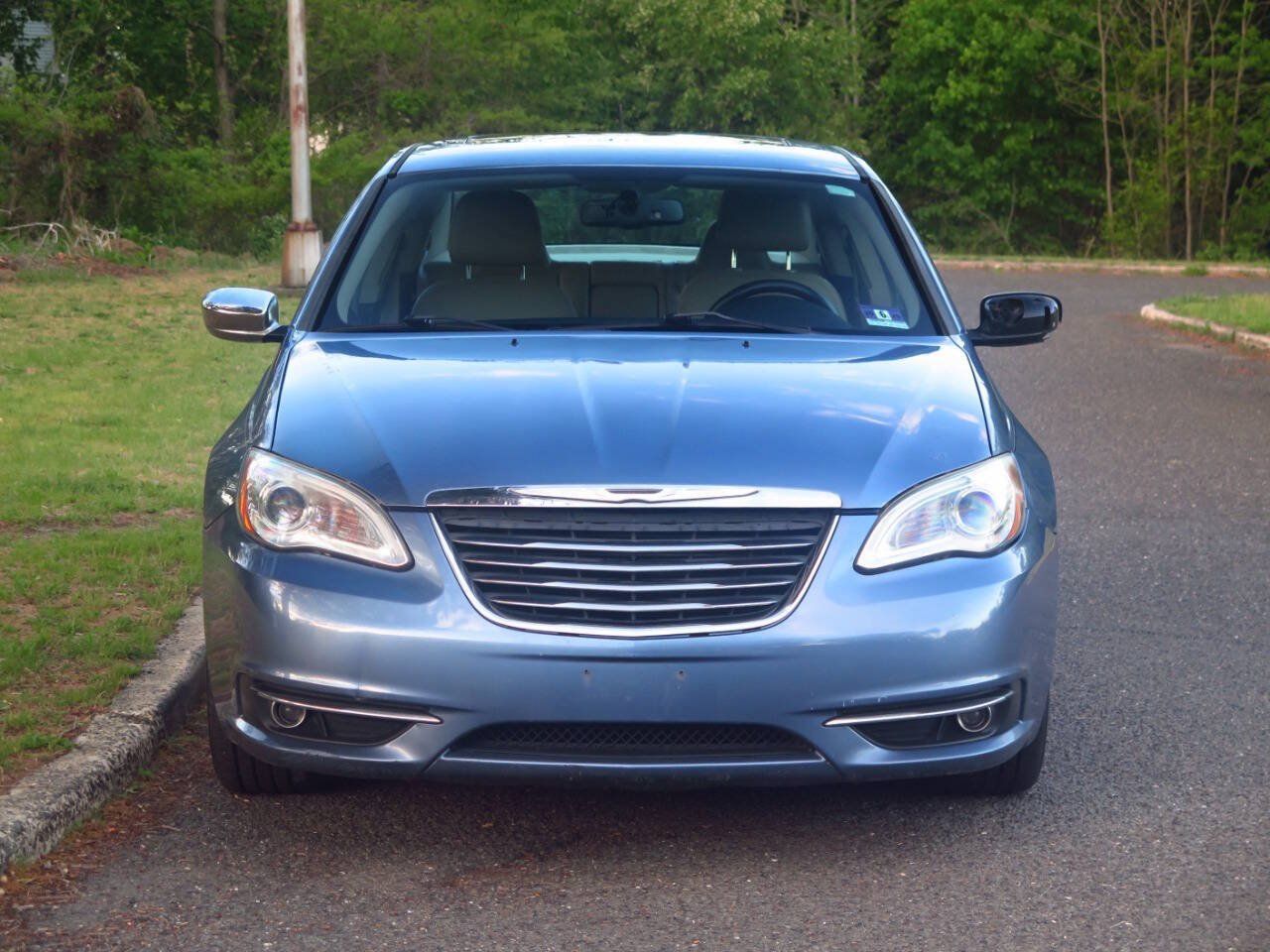 Used 2011 Chrysler 200 Limited FWD image 19