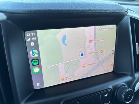 Used 2023 GMC Terrain SLT image 3