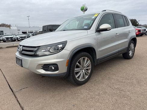 Used 2012 Volkswagen Tiguan S image 3