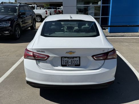 Used 2021 Chevrolet Malibu LT FWD image 4