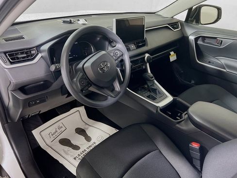 Used 2025 Toyota RAV4 LE AWD/4WD image 9