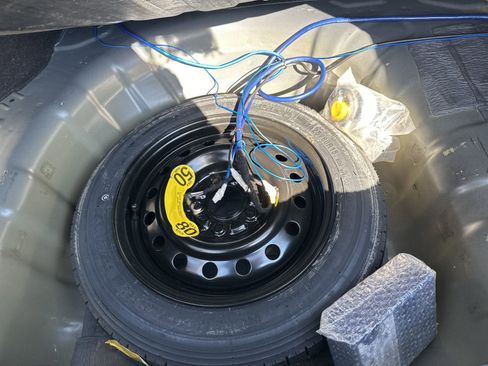 Used 2013 Hyundai Elantra Limited w/ Technology Pkg image 29