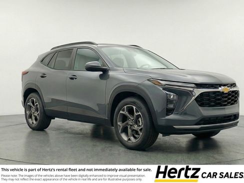 Used 2025 Chevrolet Trax LT w/ LT Convenience Package image 1