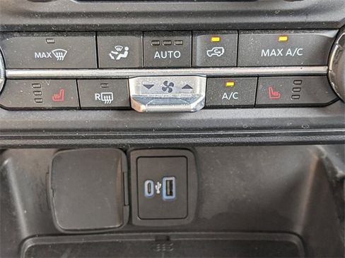 Used 2023 Ford Bronco Black Diamond image 23