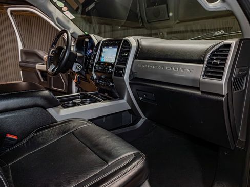 Used 2019 Ford F350 Lariat image 13
