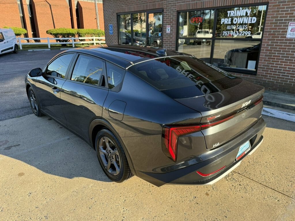 Used 2025 Kia K4 FWD image 3