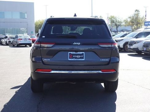 Used 2024 Jeep Grand Cherokee Laredo image 7