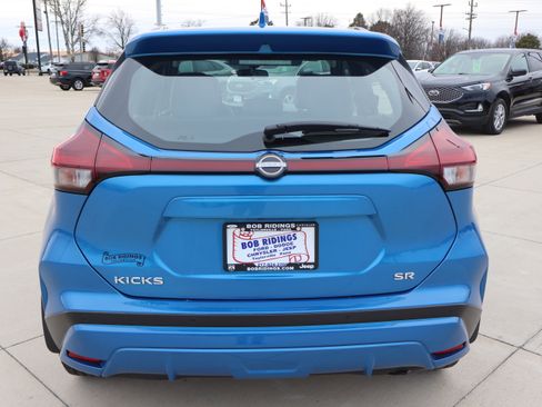 Used 2023 Nissan Kicks SR w/ SR Premium Package image 6