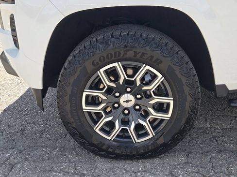 Certified 2024 Chevrolet Colorado Z71 w/ Z71 Convenience Package 2 AWD/4WD image 13