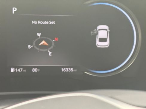 Used 2025 Genesis G70 2.5T image 40