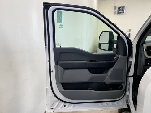 New 2026 Ford F250 XL w/ XL Chrome Package image 11